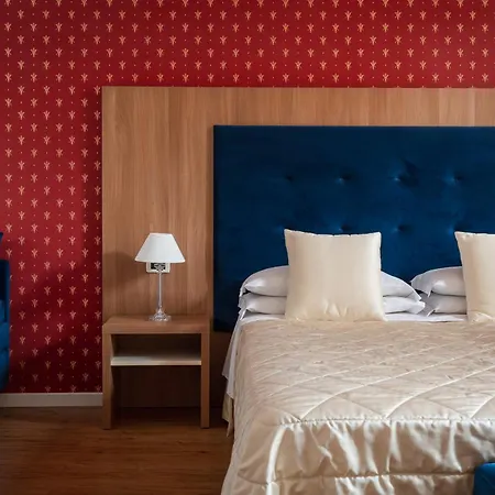 Re Enzo Hotel