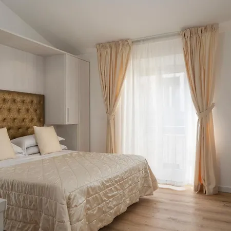 Re Enzo Hotel